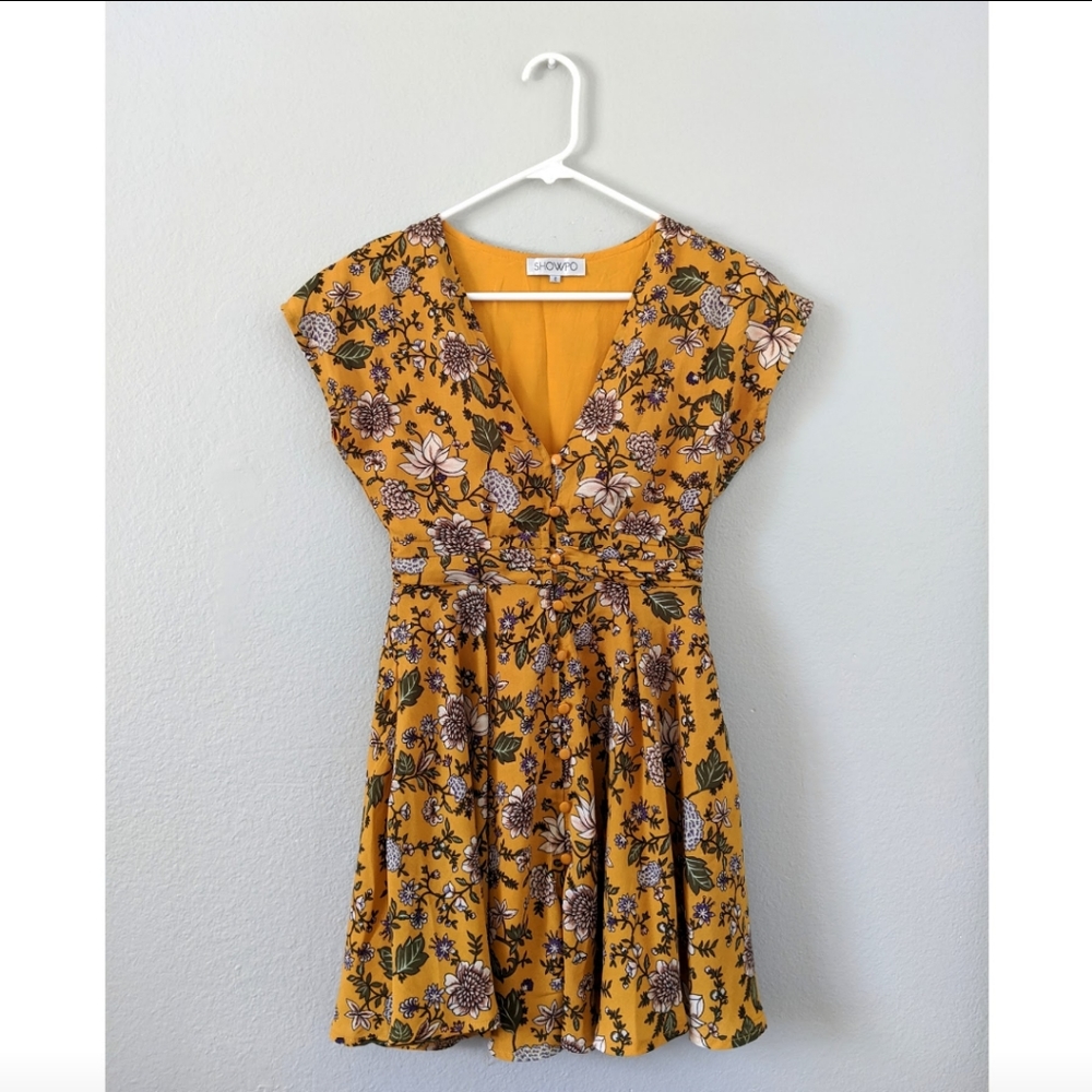 Cute yellow showpo sundress w floral pattern